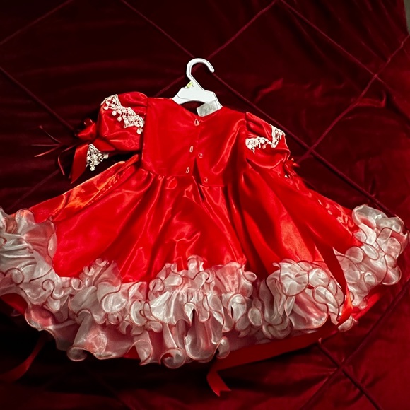 Red and white elegant dress - Picture 2 of 3